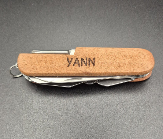 Couteau Suisse Personnalisé avec Écriture par Clavier