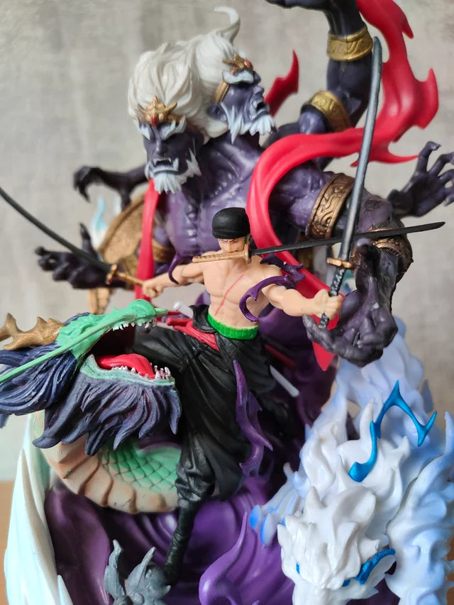 Figurine Roronoa Zoro vs King – One Piece – Édition Collector – Statue de Combat Épique – PVC de Haute Qualité – 26 cm
